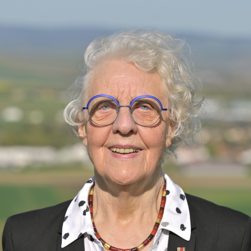  Ursula Schnell